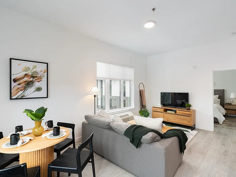 2x2 | Living Room