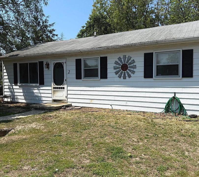1st image of 2 Spruce Blvd