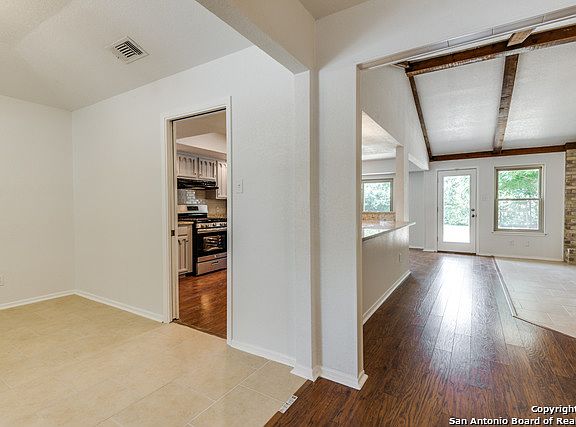 5th image of 15730 Shell Creek St