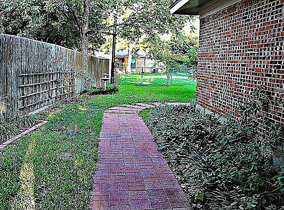 4th image of 1711 Brad Dr
