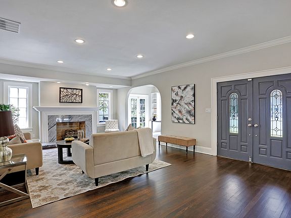3rd image of 2943 W Bayshore Ct