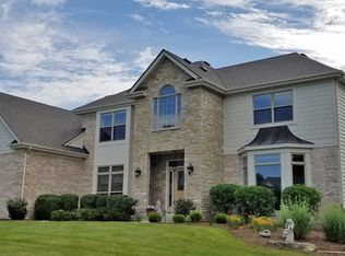 6N785 Brookhaven Ln, Saint Charles, IL 60175