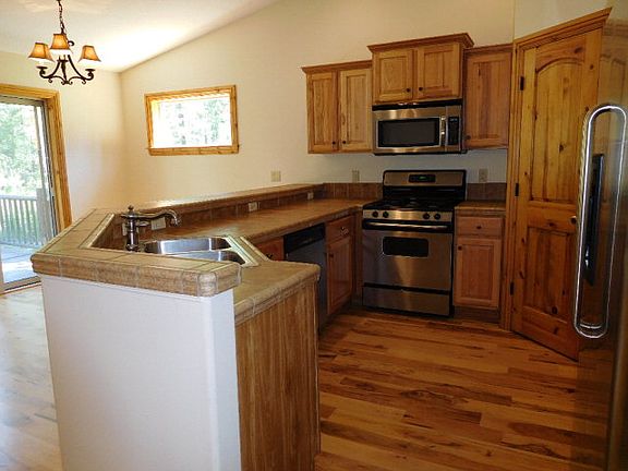 4th image of 603 Woodlands Dr