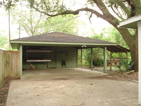 3rd image of 2809 Avenue G