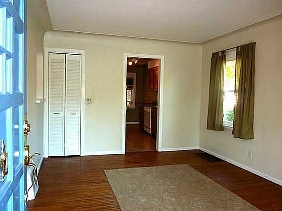 2nd image of 3857 Seckinger Dr