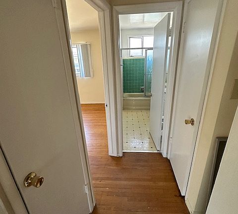 5th image of 3549 S Sepulveda Blvd APT 7