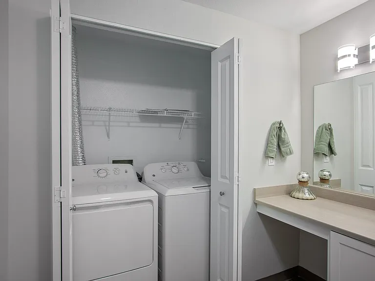 Stonesthrow Apartments — Photo 36
