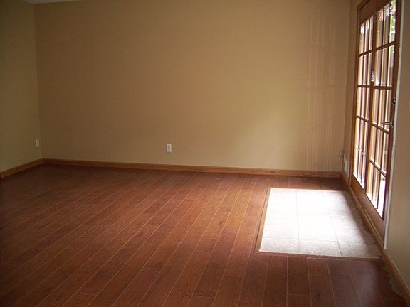 5th image of 303 W Eagle Lake Dr