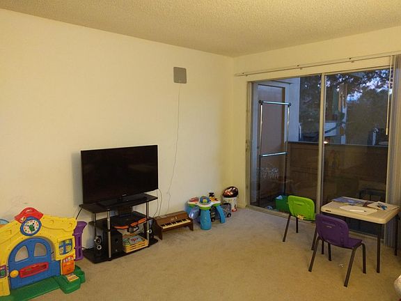 4th image of 752 Marlin Ave APT 4