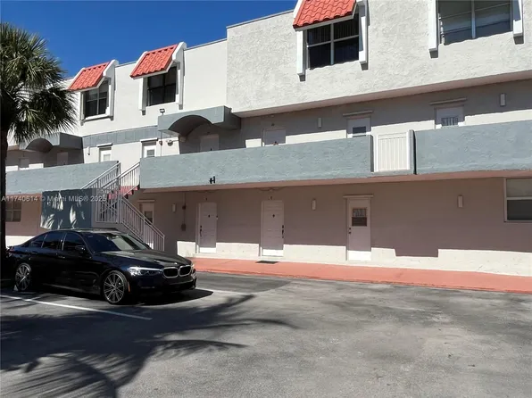 3745 NE 171st St APT 9, North Miami Beach, FL 33160