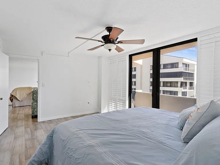 4200 N Ocean Dr #1 — Photo 9