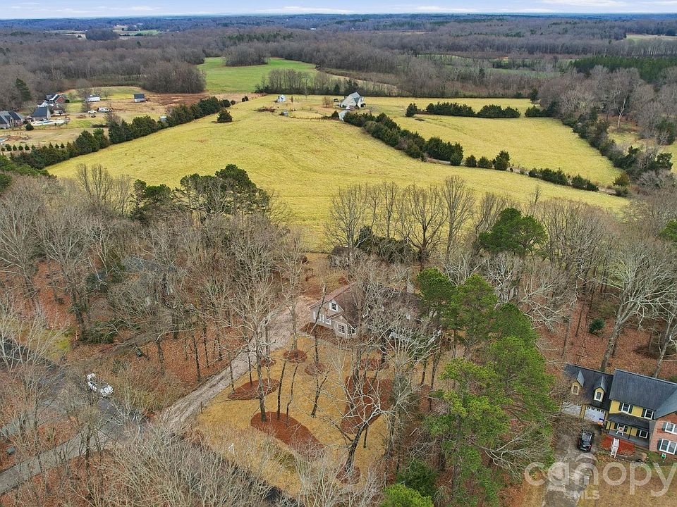 1st image of 2721 Tara Dr