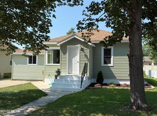 109 16th St NW, Watertown, SD 57201