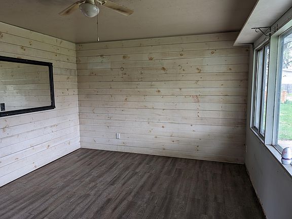 3rd image of 2432 Floral Dr