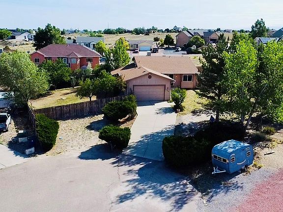 3rd image of 910 S Elgin Court