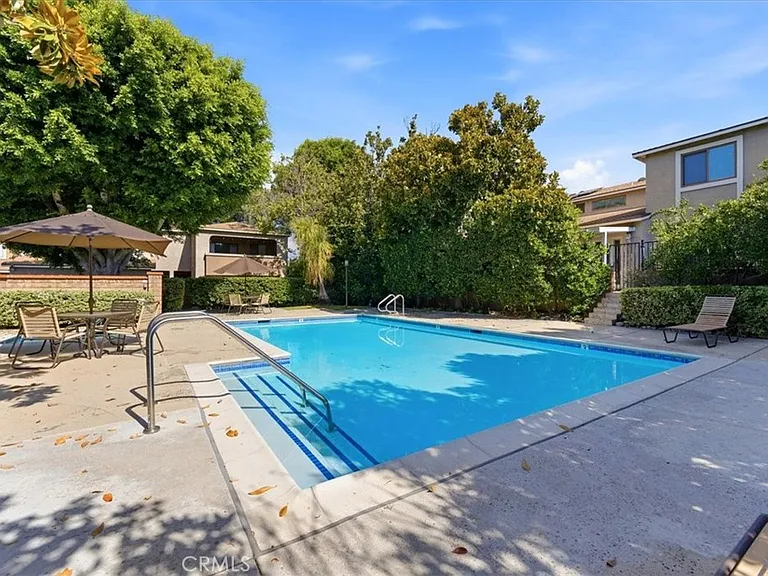 539 Wayland Ct — Photo 29