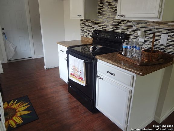 5th image of 2703 Lakebriar St