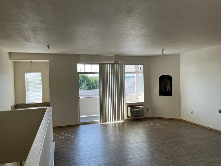 7715 N Crestline St #18 — Photo 5