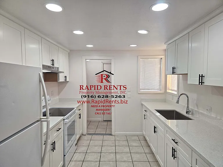 1622 Sandalwood Dr — Photo 2
