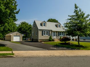 667 Barclay Ave, Morrisville, PA