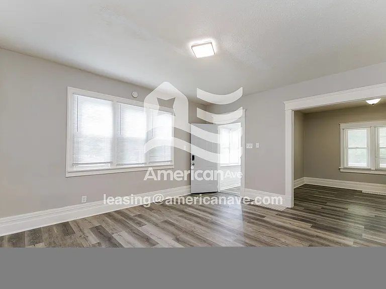 991066_003_living_room_12853877.jpg