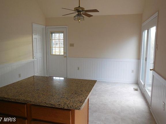 4th image of 11612 Meadowlark Ave