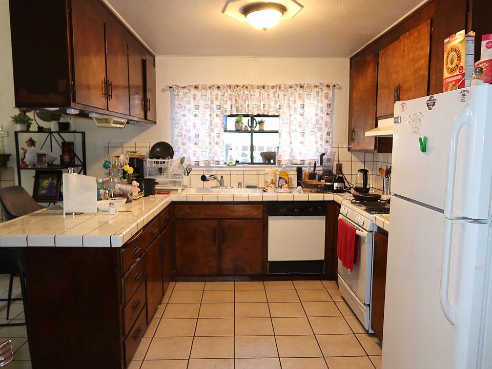 1st image of 243 Mount Hood Ct