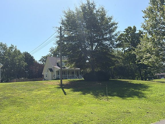 3rd image of 108 Goodin Dr