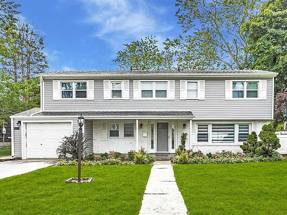 2nd image of 7 Greentree Cir
