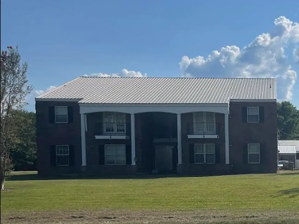 Colonial Apartments