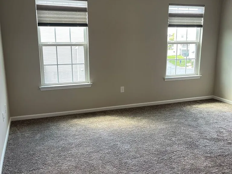 331 S Parkway Dr — Photo 65