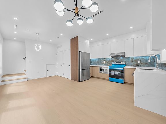 5th image of 2891 Eton St