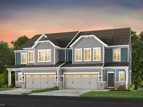 126 Lake Balaton Dr, Chagrin Falls, OH 44022