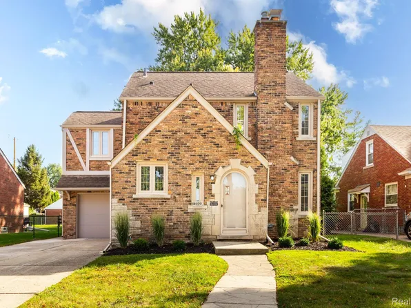 15560 Camden Ave, Eastpointe, MI 48021