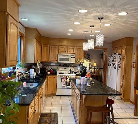 4th image of 16 Donovan Dr