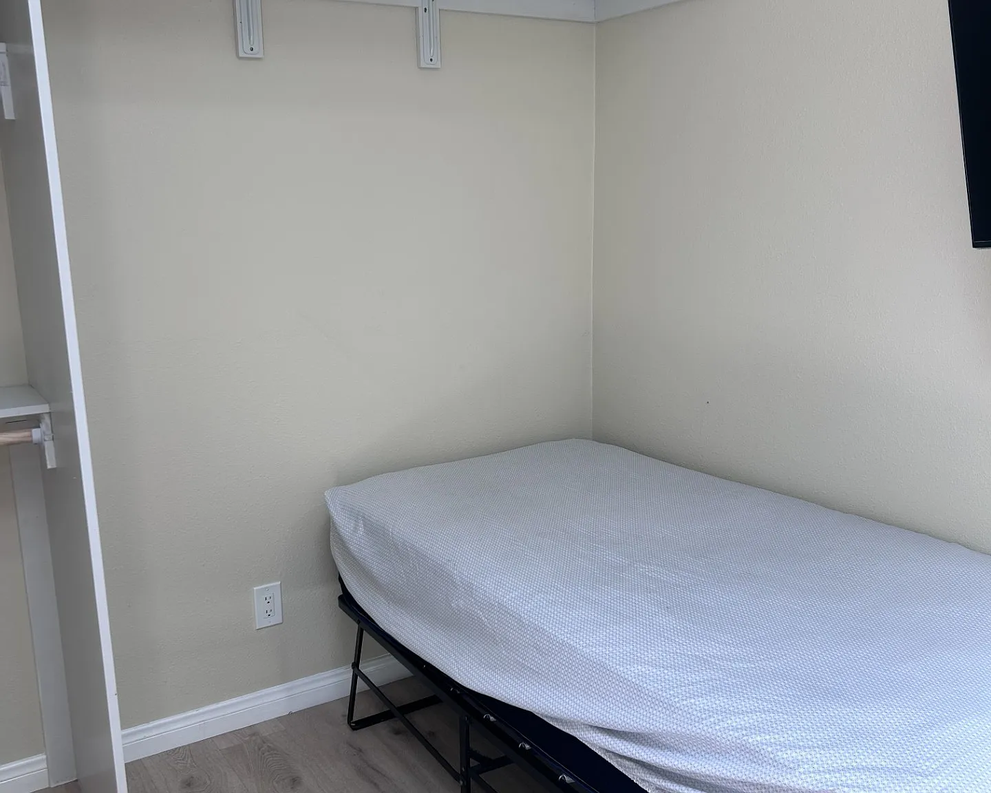 Studio, 500 sqft, $1,000 — Photo 3