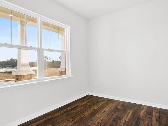 5th image of 1065 Roleson Way