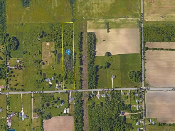 6162 W Stanley Rd, Mount Morris, MI 48458