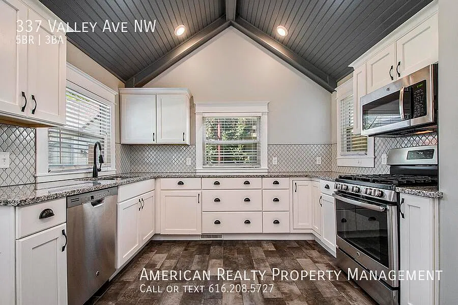 5 bed, 2000 sqft, $3,300 — Photo 3