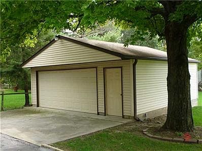 3rd image of 4901 W 72nd St