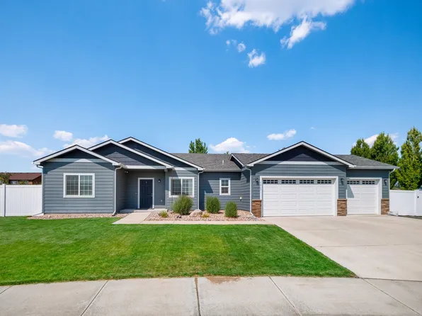 1613 E Marilyn Cir, Deer Park, WA 99006