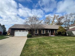 360 Edison Dr, Vermilion, OH 44089