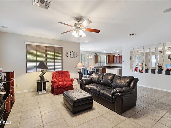 3rd image of 3875 S VINEYARD Avenue