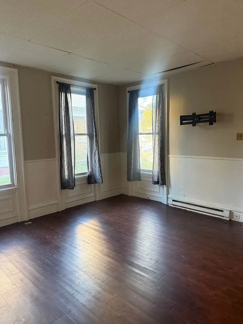 273-275 Main Street — Photo 1