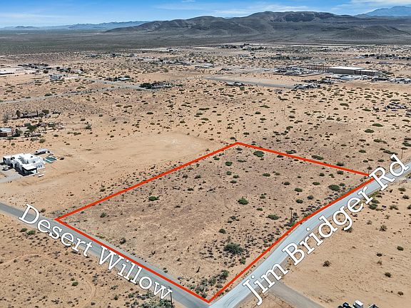 3rd image of 5700 Desert Willow Dr