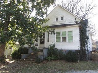 705 S Granger St, Harrisburg, IL 62946