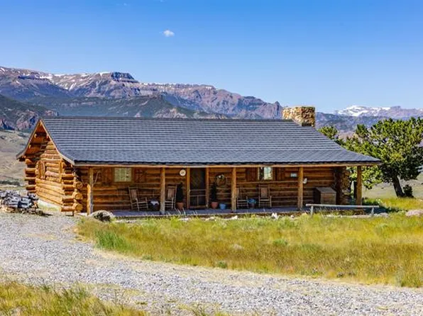 36 Wapiti Heights Dr, Cody, WY 82414