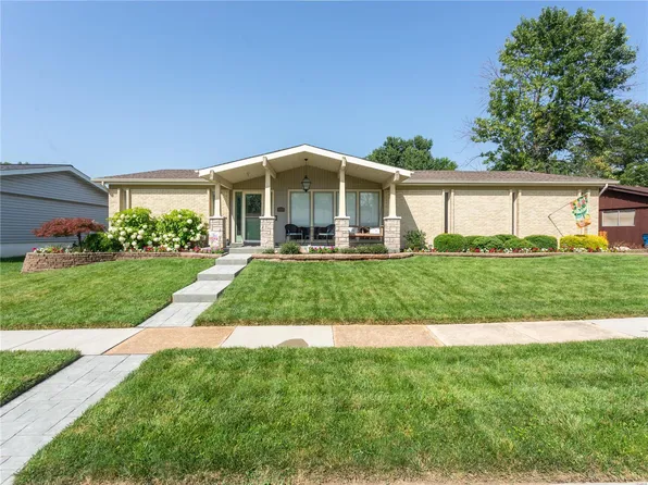 4939 Theiss Meadows Dr, Saint Louis, MO 63128