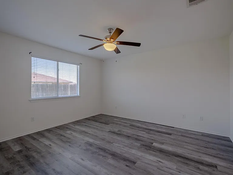 2202 Piedmont Ct — Photo 13