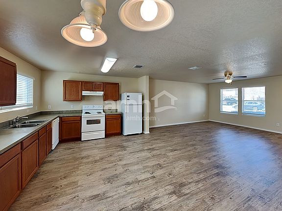 3rd image of 628 Northlake Dr